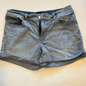 Express Light Blue Jean Shorts. MIDI mid rise size 6. Women’s.